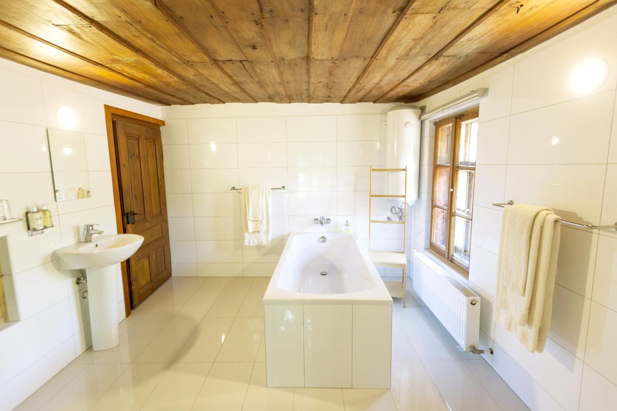 Little River Guest House Gabrovo Esterno foto