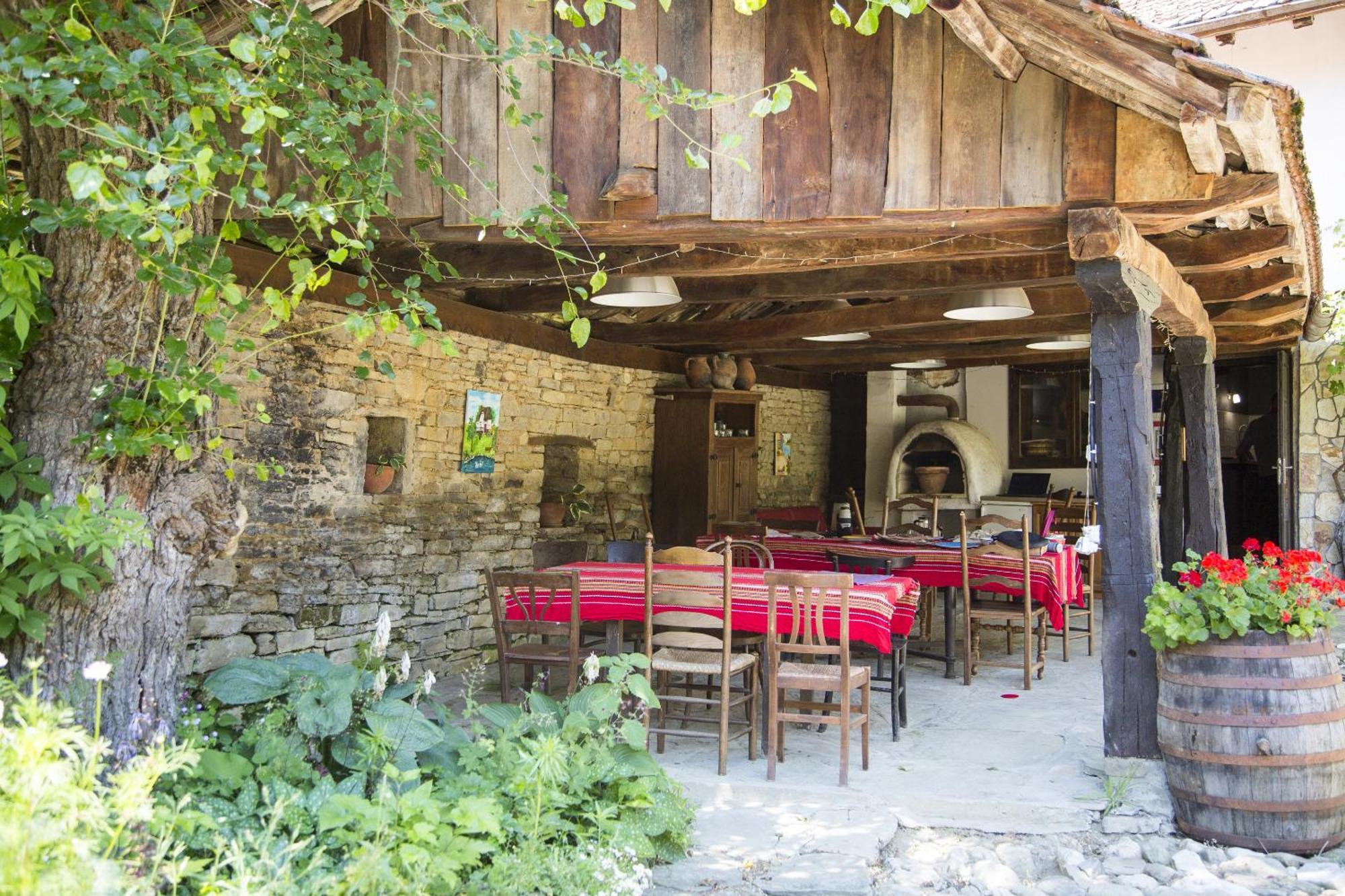 Little River Guest House Gabrovo Esterno foto